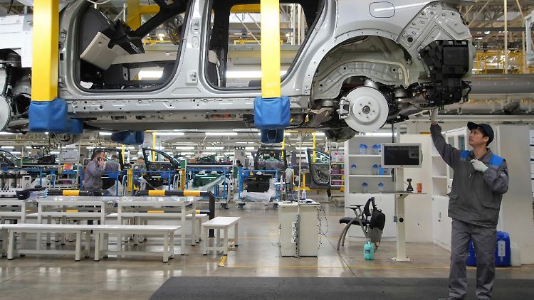 Von den Zöllen betroffen sind unter anderem Elektroautos, Halbleiter, Mineralien und Medizinprodukte.