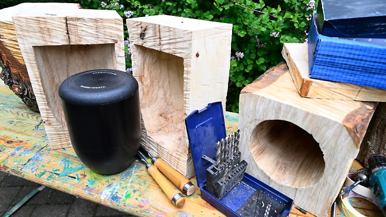 Hinter der handwerklichen Leistung, Platz für eine Urne zu schaffen, steht auch die Auseinandersetzung mit der eigenen Endlichkeit.