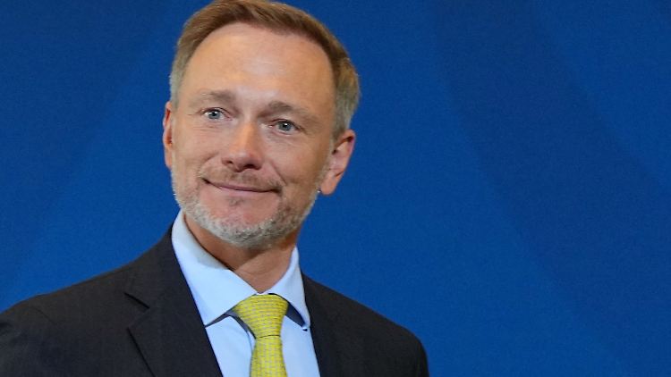 Mit freundlichen Grüßen aus dem Finanzministerium: Lindner nutzt die Steuerschätzung für deutliche Worte in Richtung SPD und Grüne. 