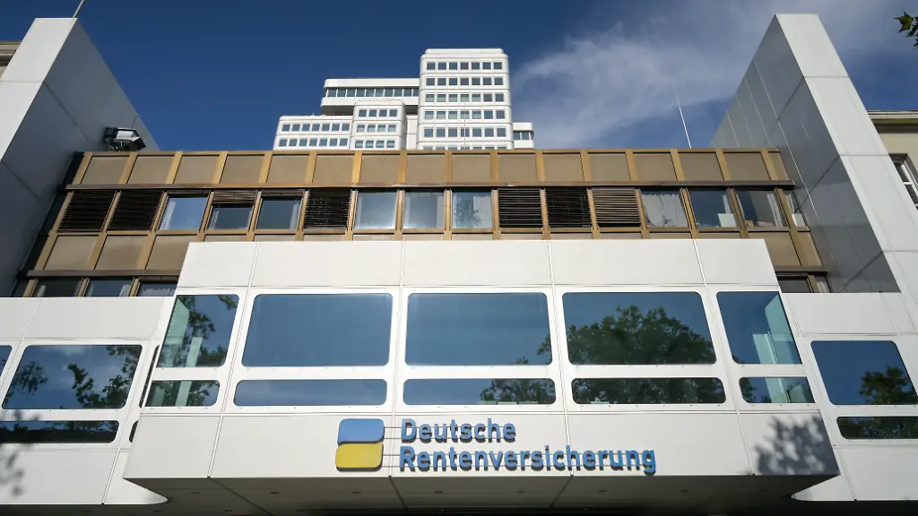 Die-Deutsche-Rentenversicherung-meldet-einen-dramatischen-Anstieg-der-Antraege-auf-Rente-ab-63