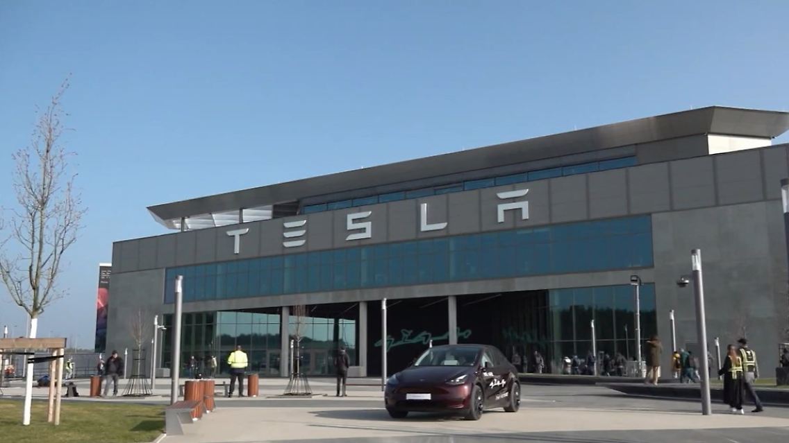 Tesla.jpg