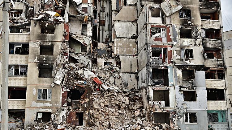 Russland hat Charkiw massiv zerbombt, will die zweitgrößte Stadt der Ukraine aber angeblich nicht einnehmen.