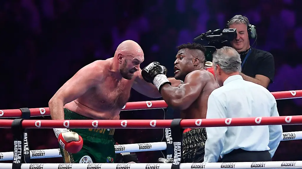 Tyson-Fury-l-hatte-gegen-Francis-Ngannou-Muehe