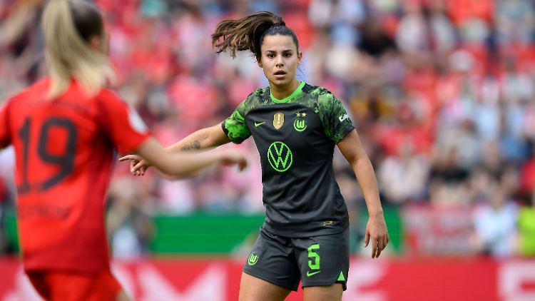 DFB-Profi Lena Oberdorf wechselt von Wolfsburg zum FC Bayern.