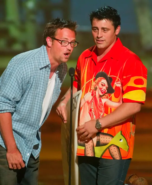 2002-08-04T120000Z-1297923965-RP3DRIAIBNAA-RTRMADP-3-TEEN-CHOICE-AWARDS