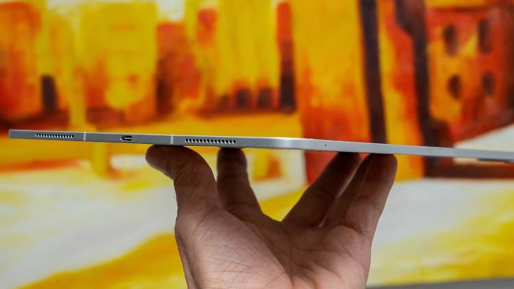 Das neue iPad Pro mit 13-Zoll-Display ist "das dünnste Apple-Produkt aller Zeiten."