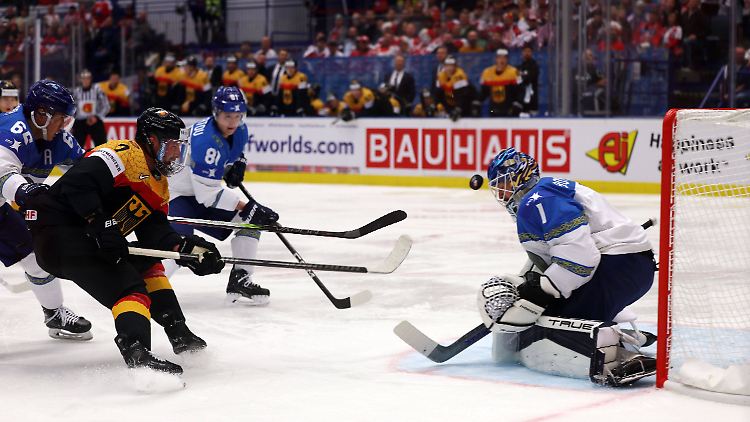 Maximilian Kastner und die deutsche Eishockey-Nationalmannschaft gewannen deutlich gegen Kasachstan.
