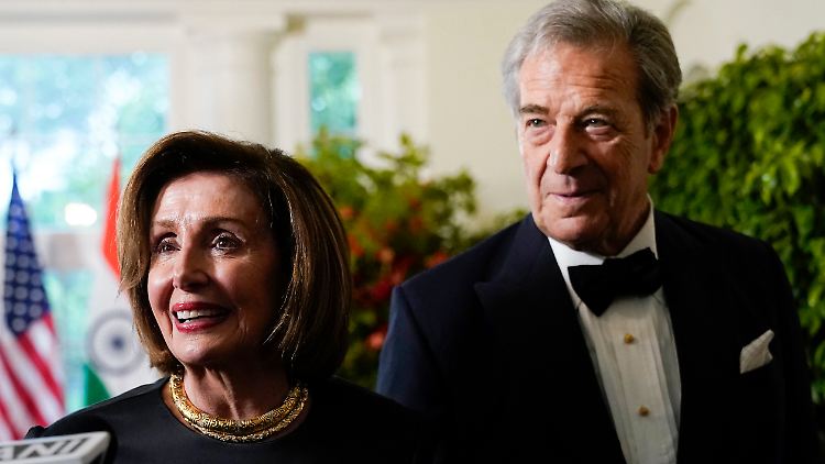 Nancy Pelosi und ihr Ehemann Paul 2023.