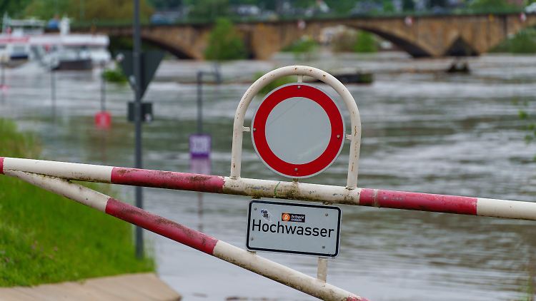 In Trier sind die Pegel am Vormittag bereits auf 9,5 Meter gestiegen, wie die ntv-Meteorologen sagen.