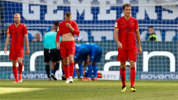 Trotz 2:0-Führung endet die Bundesliga-Saison für den FC Bayern mit einer Niederlage.