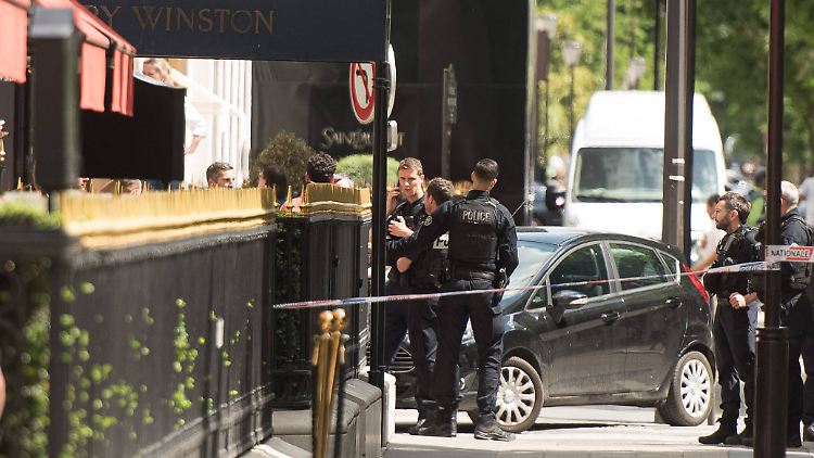 Die Luxus-Boutique liegt ganz in der Nähe der Champs-Elysées.