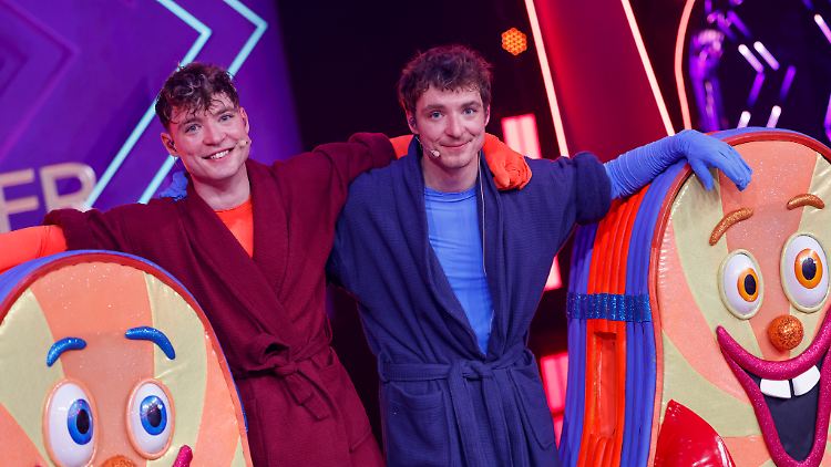 Die Zwillingsbrüder Roman und Heiko Lochmann (l-r) stecken hinter der Figur "Flip Flop".