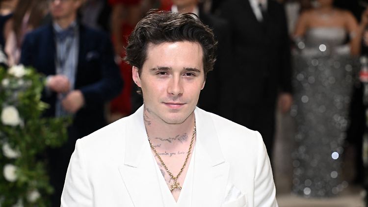 Werde mich um deine Familie kümmern: Brooklyn Beckham denkt liebevoll an die Großmutter seiner Frau. 