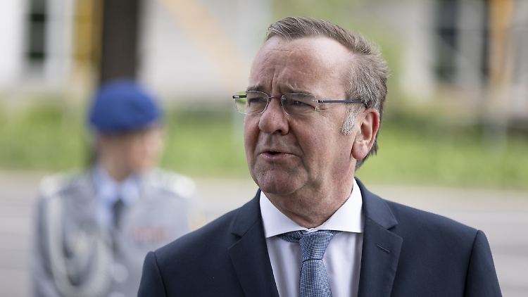 Verteidigungsminister Pistorius verlangt für 2025 deutlich mehr Geld für die Bundeswehr. 