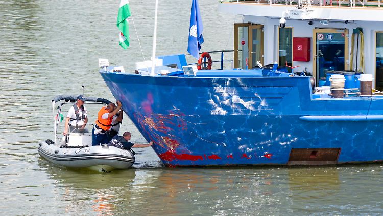 Die MC Heidelberg fuhr nach der Kollision noch 90 Kilometer weiter, ehe Ermittler das Boot stoppten.