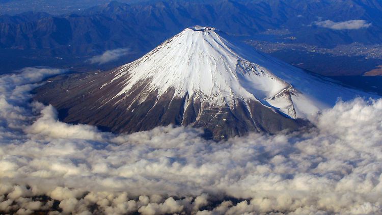 Die Präfektur Shizuoka bittet seit 2014 um eine freiwillige Gebühr pro Kletterer, jetzt wird eine Zuzahlung Pflicht.