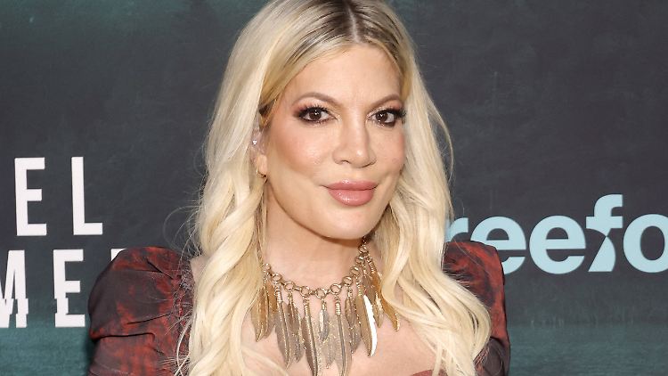 Bauchfrei auch nach der fünften Geburt: Tori Spelling wurde durch die Serie "Beverly Hills, 90210" bekannt.