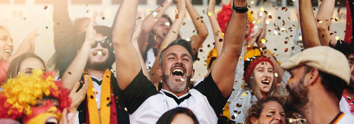 Mit der passenden Fan-Ausrüstung kann die Fußball-EM 2024 kommen.