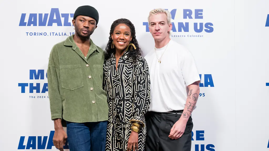 LAVAZZA-CAL24-MoreThanUs-andreaguermani-Von-Links-Obasi-Muriu-Verrips