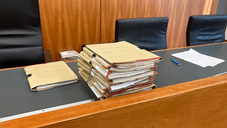 Der Angeklagte bestritt vor dem Landgericht Kassel eine Tötungsabsicht an seiner 14-Jährigen Bekannten. 