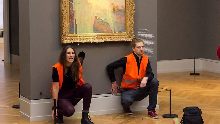 Klimaprotestler der letzten Generation hatten Im Oktober 2022 im Potsdamer Museum Barberini das Gemälde "Les Meules" von Claude Monet mit Kartoffelbrei beworfen.