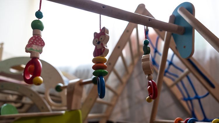Immer mehr Familien mit wenig Einkommen erhalten einen Kinderzuschlag.