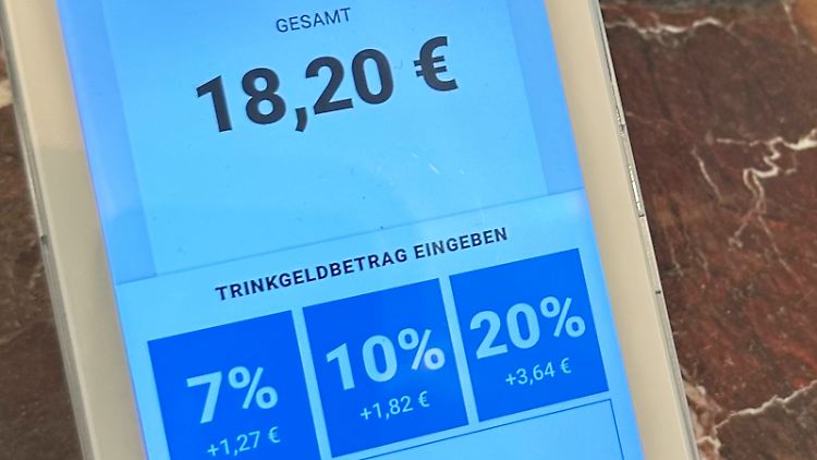 Wird eine Trinkgeldhöhe sehr hoch angesetzt, dann wirken andere Vorschläge, die eigentlich ebenfalls zu hoch sind, plötzlich angemessen.