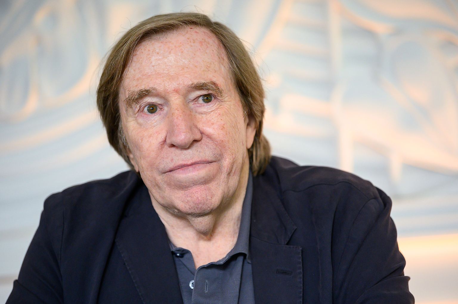 Günter Netzer haut so schnell nichts aus seinen langen Latschen, schon gar nicht der 80. Geburtstag.