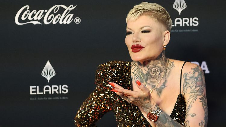 Da hilft auch keine Charme-Offensive: Melanie Müller muss demnächst vor Gericht erscheinen.