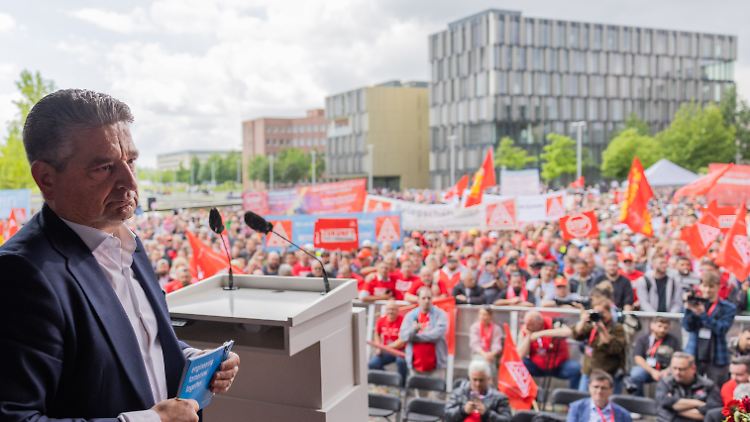 "Ohne Veränderungen sieht es für die Stahlindustrie in Deutschland schlecht aus", sagt Lopez.