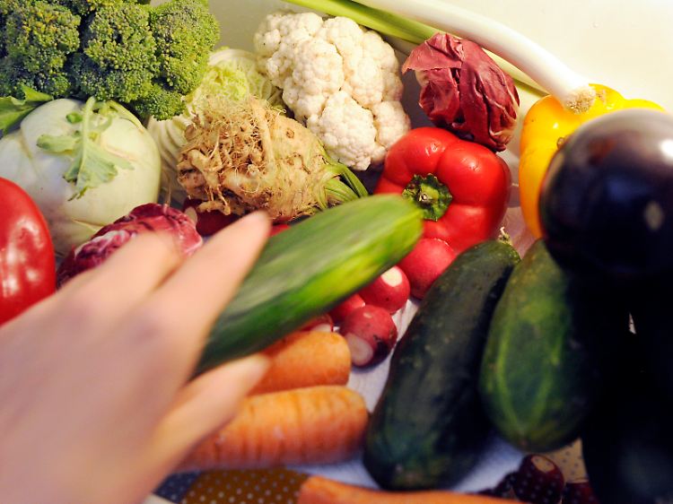 Eltern sollen vor allem viel auf Obst und Gemüse achten.