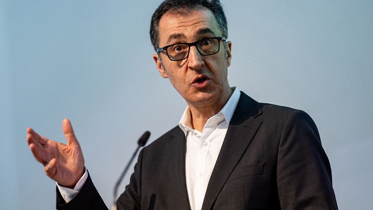 Landwirtschaftsminister Cem Özdemir will Tiere gesetzlich besser schützen.