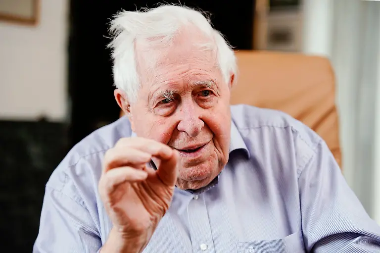 Bernhard-Vogel-CDU-ehemaliger-Ministerpraesident-von-Rheinland-Pfalz-und-Thueringen