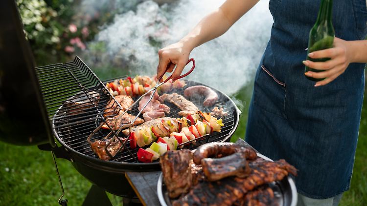 Grillen gilt als eines der beliebtesten Hobbys der Deutschen. Aber ist es deswegen zwingend notwendig, in ein Marken-Gerät zu investieren? 