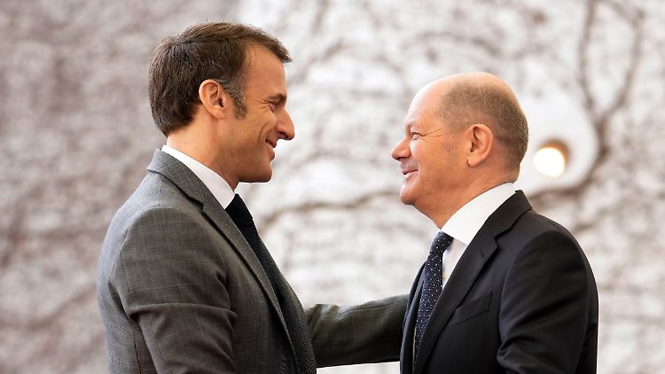 Oft nicht einer Meinung, aber immer im Gespräch: Emmanuel Macron und Olaf Scholz.