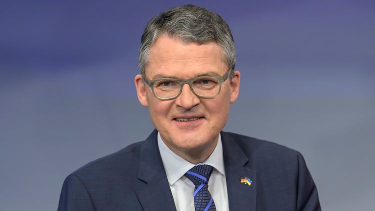 Man müsse "all in" gehen, um der Ukraine zum Sieg zu verhelfen, sagt der CDU-Abgeordnete Kiesewetter. 