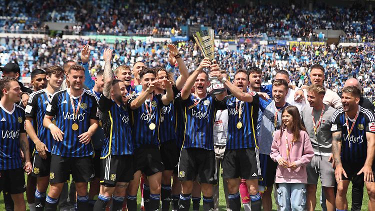 Der 1. FC Saarbrücken besiegte FC 08 Homburg und zog in den DFB-Pokal ein.