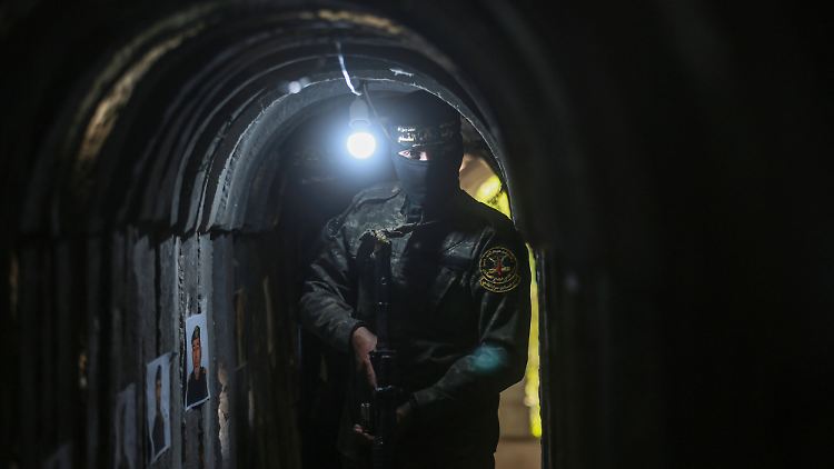 Die Hamas gibt an, sie habe israelische Soldaten in ihre Gewalt gebracht. 