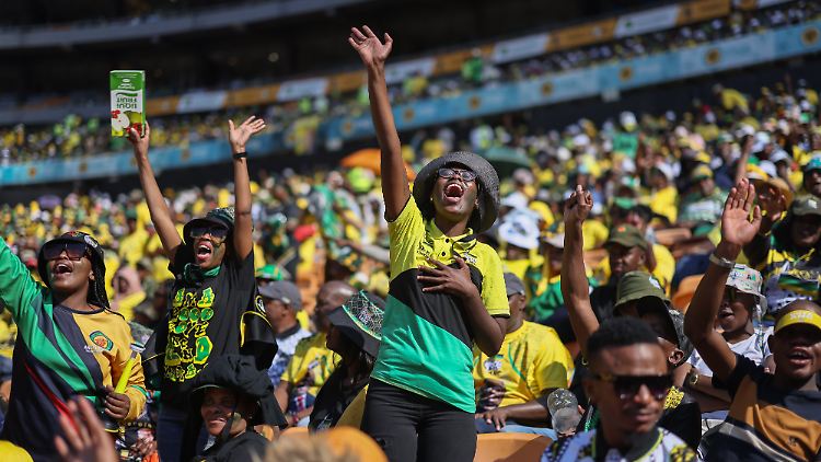 Auf den ersten Blick sah beim Wahlkampfabschluss des ANC in Soweto alles aus wie immer. Aber die seit 30 Jahren allein regierende Partei schaffte es nicht, das Stadion zu füllen.