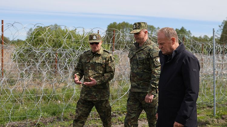 Schon Mitte Mai besichtigte Ministerpräsident Tusk die Ostgrenze zu Belarus.