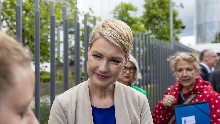 In zwei Mails drückte der Anwalt seinen Zorn gegen Schwesig aus. Deshalb handele es sich nicht um Hassrede, argumentiert er.