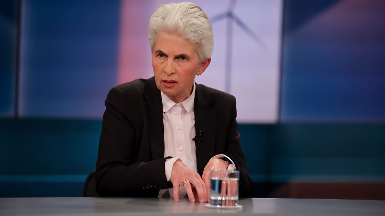 "Das ist ein Hammer", sagt Strack-Zimmermann über die Koalitionsankündigungen von der Leyens.