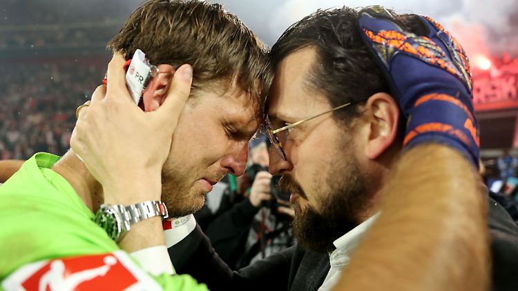 Das war's: Andreas Luthe (l.) hat fertig.