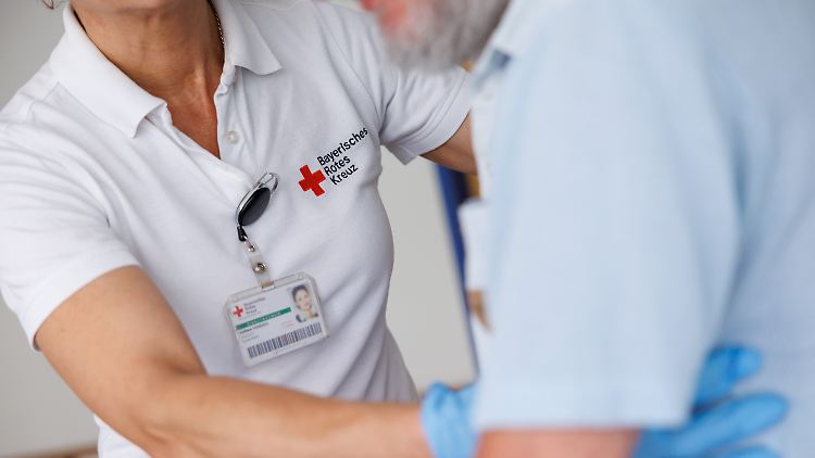 Besonders wegen der Zunahme von Demenzerkrankungen wird ein deutlicher Anstieg der Pflegefälle erwartet.
