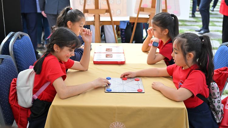 Türkische Schülerinnen und Schüler sollen zu tugendhaften Menschen erzogen werden.