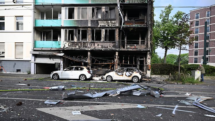 In den Flammen starben drei Menschen, eine Verletzte ringt nach wie vor mit dem Tod. 