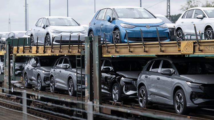 Bereits jetzt produziert VW Elektroautomodelle - aber mit weitaus höheren Verkaufspreisen. 