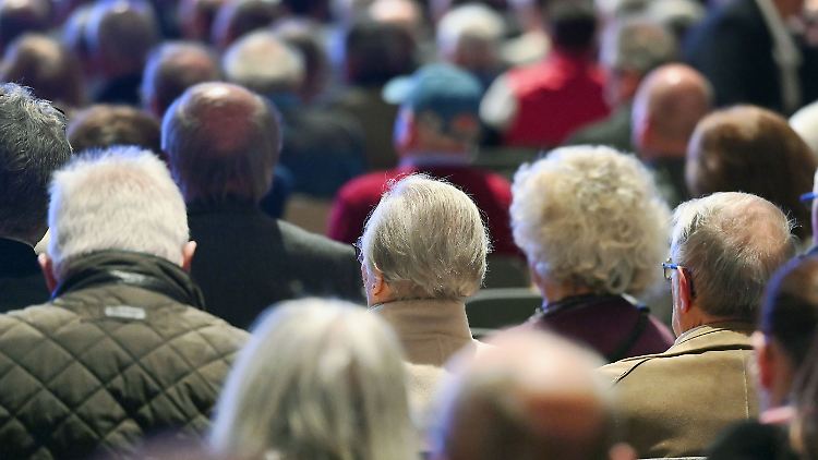 500 Milliarden Euro mehr für die Rente: Der demografische Wandel macht den Arbeitgebern Sorgen. 