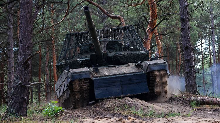 Die russische Rüstungsindustrie brummt dank des Krieges.