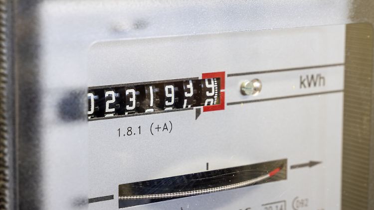 Rund um das Thema Balkonkraftwerk herrscht bei vielen Menschen Unsicherheit.